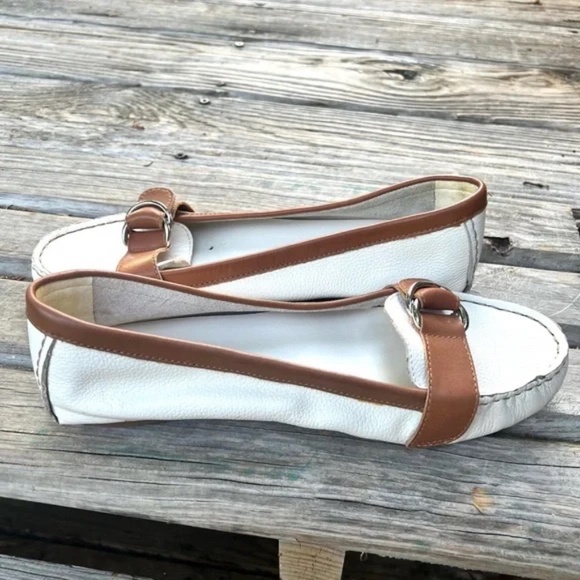 St. John's Bay Leather Women's White and Brown Loafers Size 9.5 - Picture 3 of 6